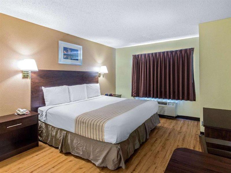 Hotel Suburban