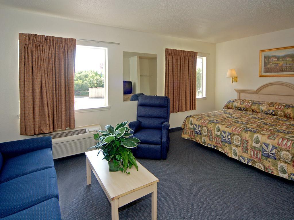 Suburban Hotel