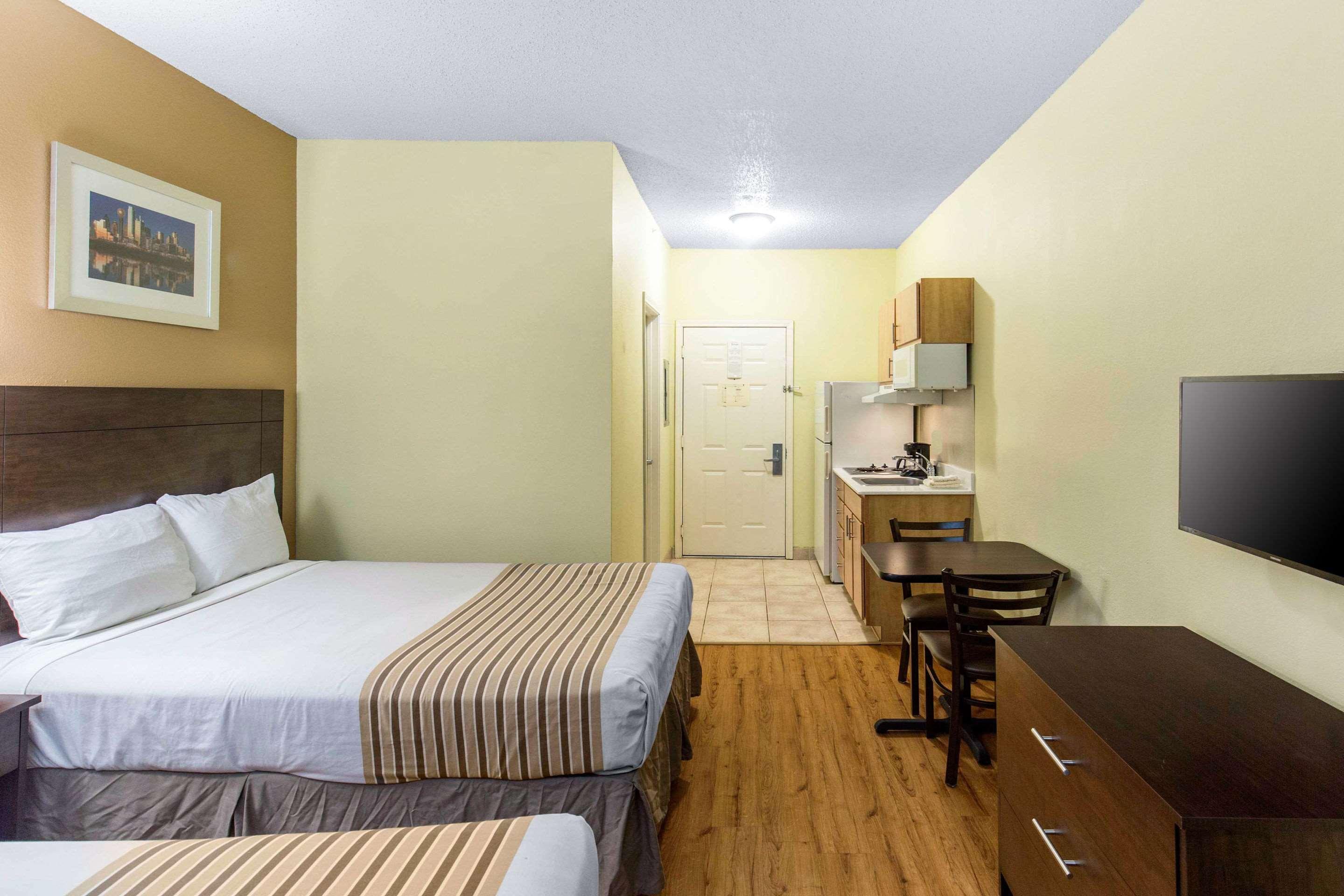 Suburban Hotel Lewisville