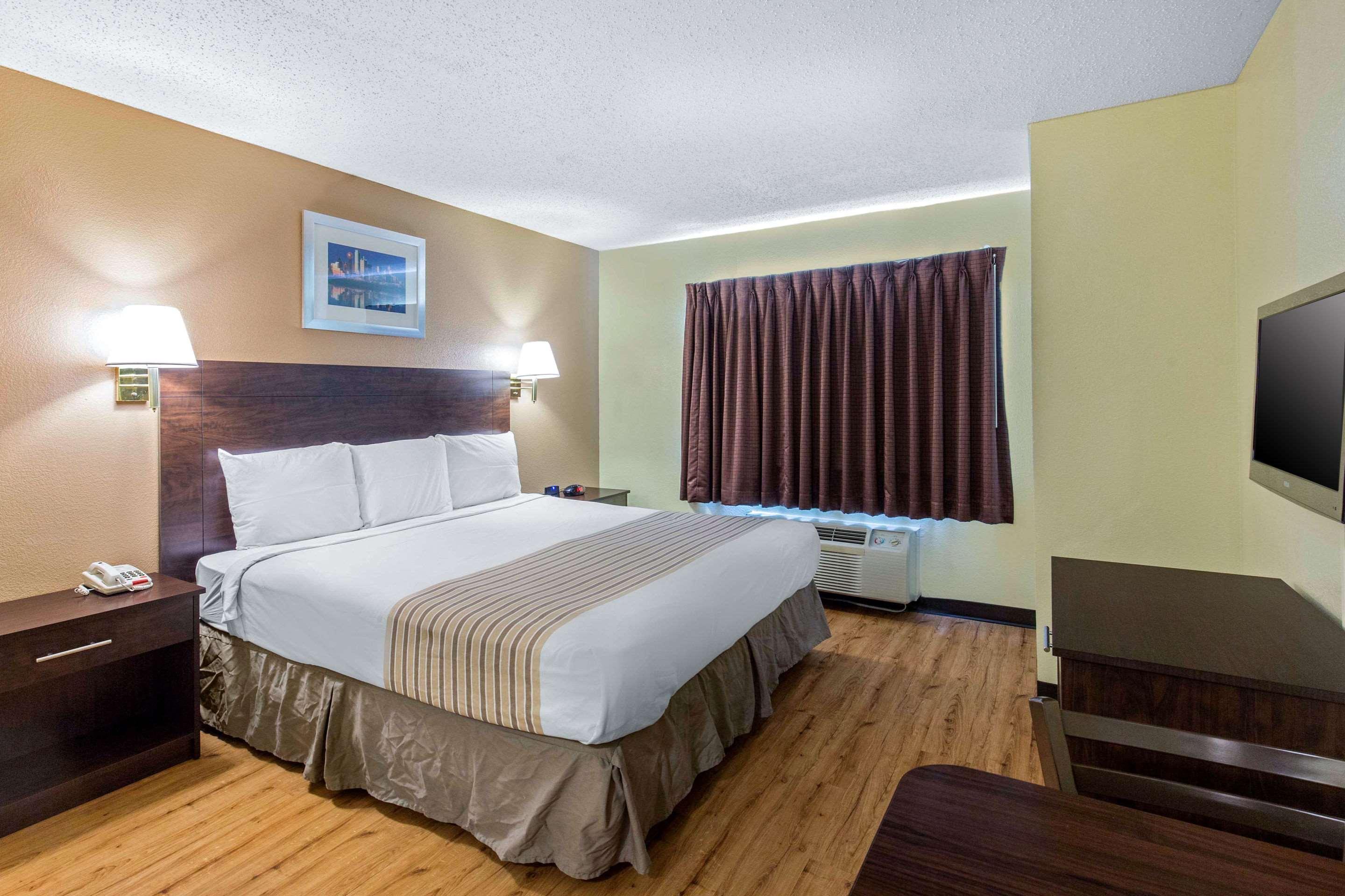 Hotel Suburban