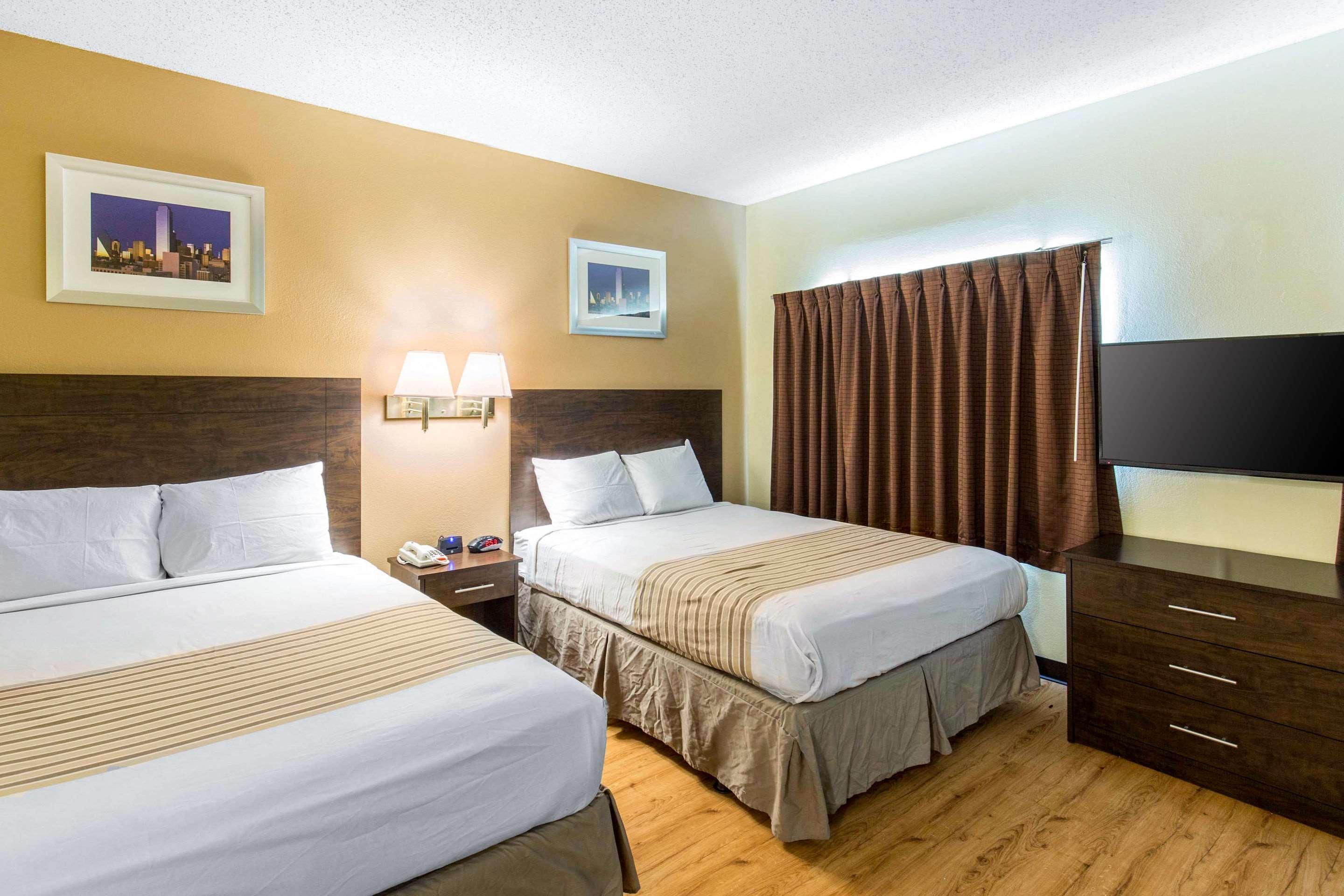 Hotel Suburban
