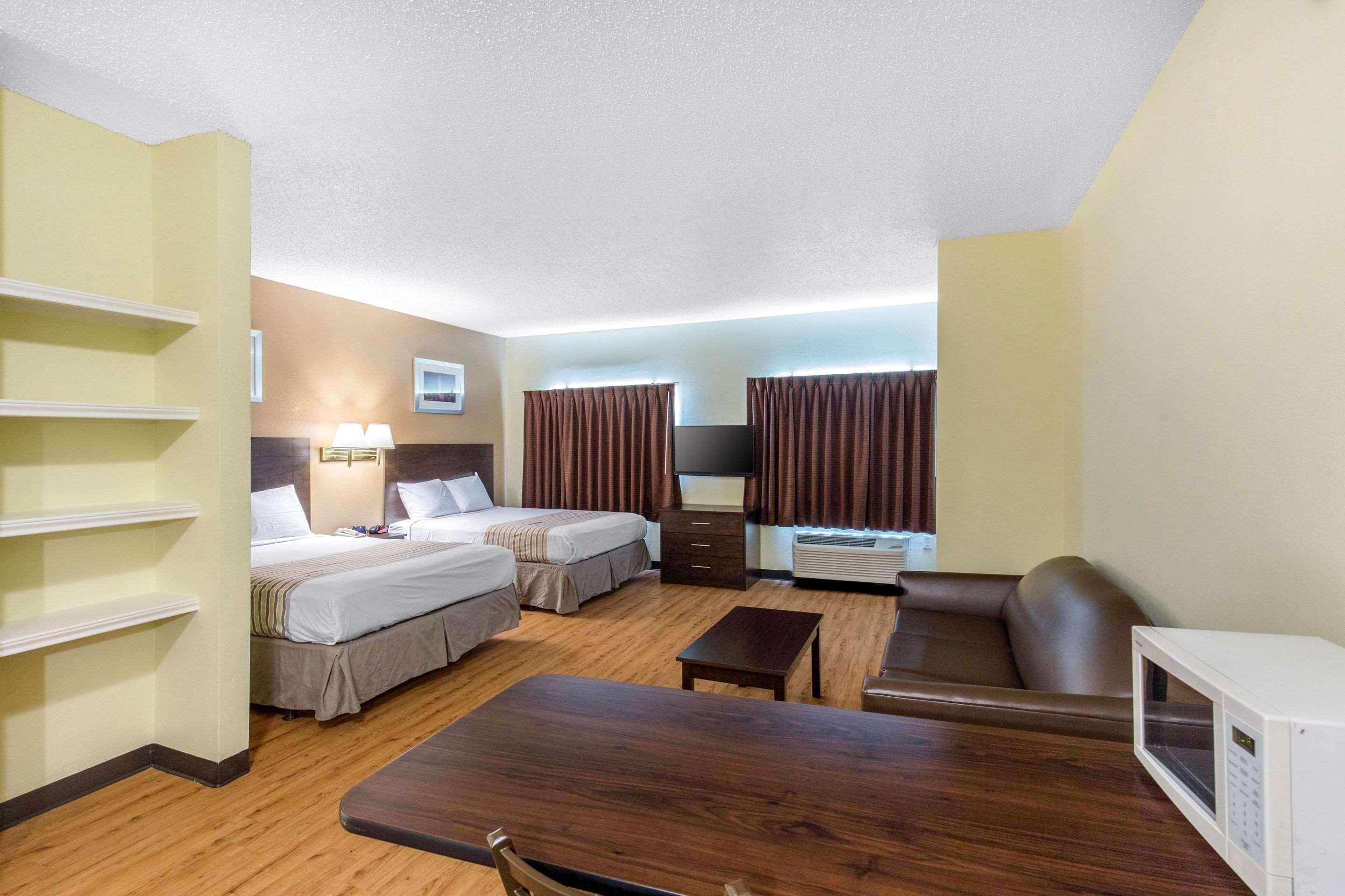 Hotel Suburban