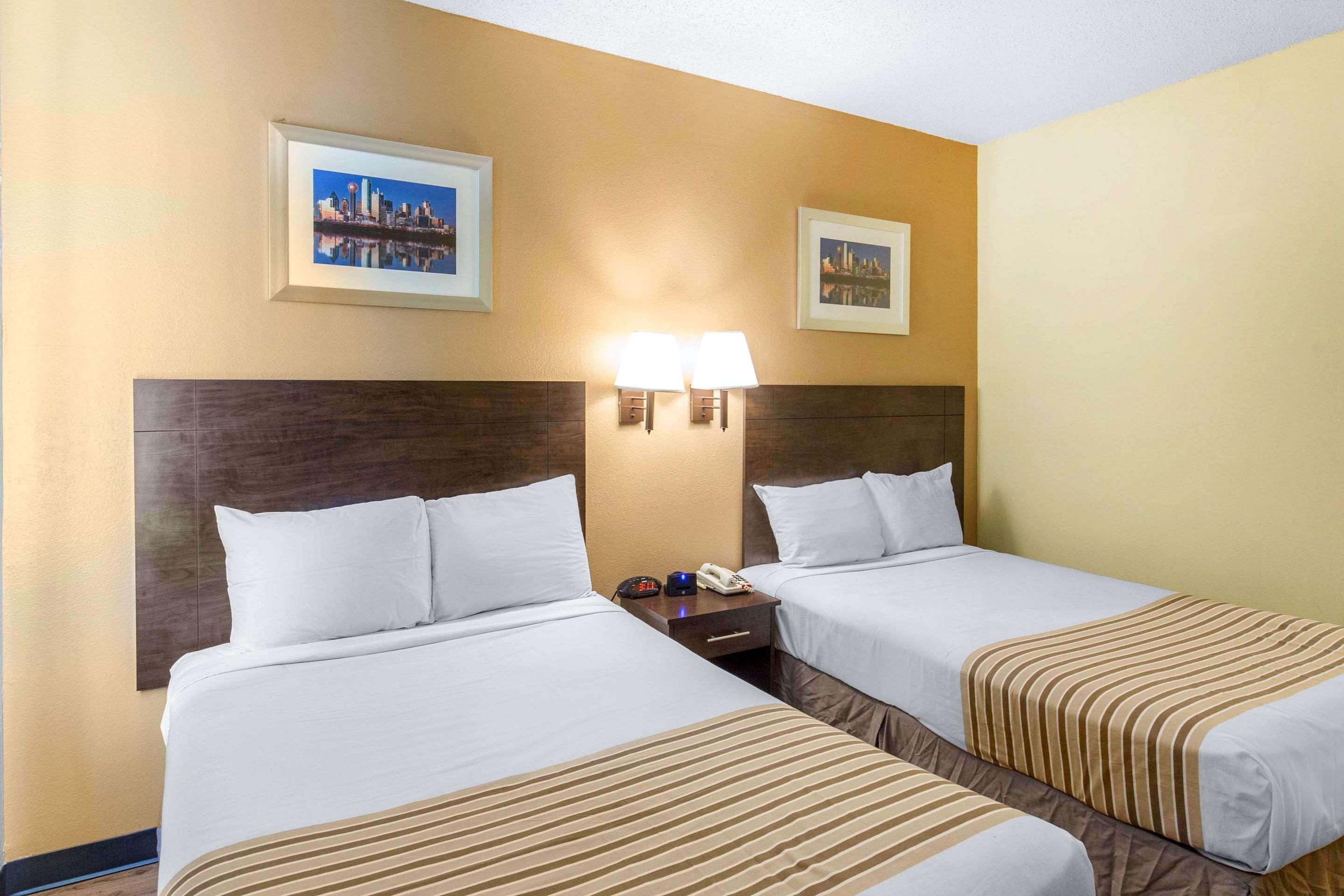 Hotel Suburban