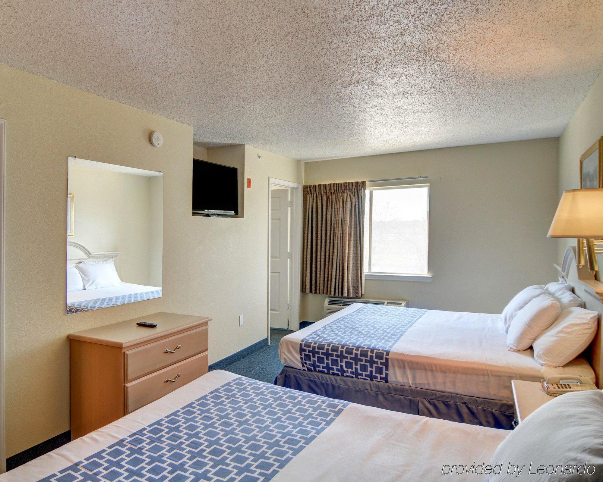 Suburban Hotel 2*