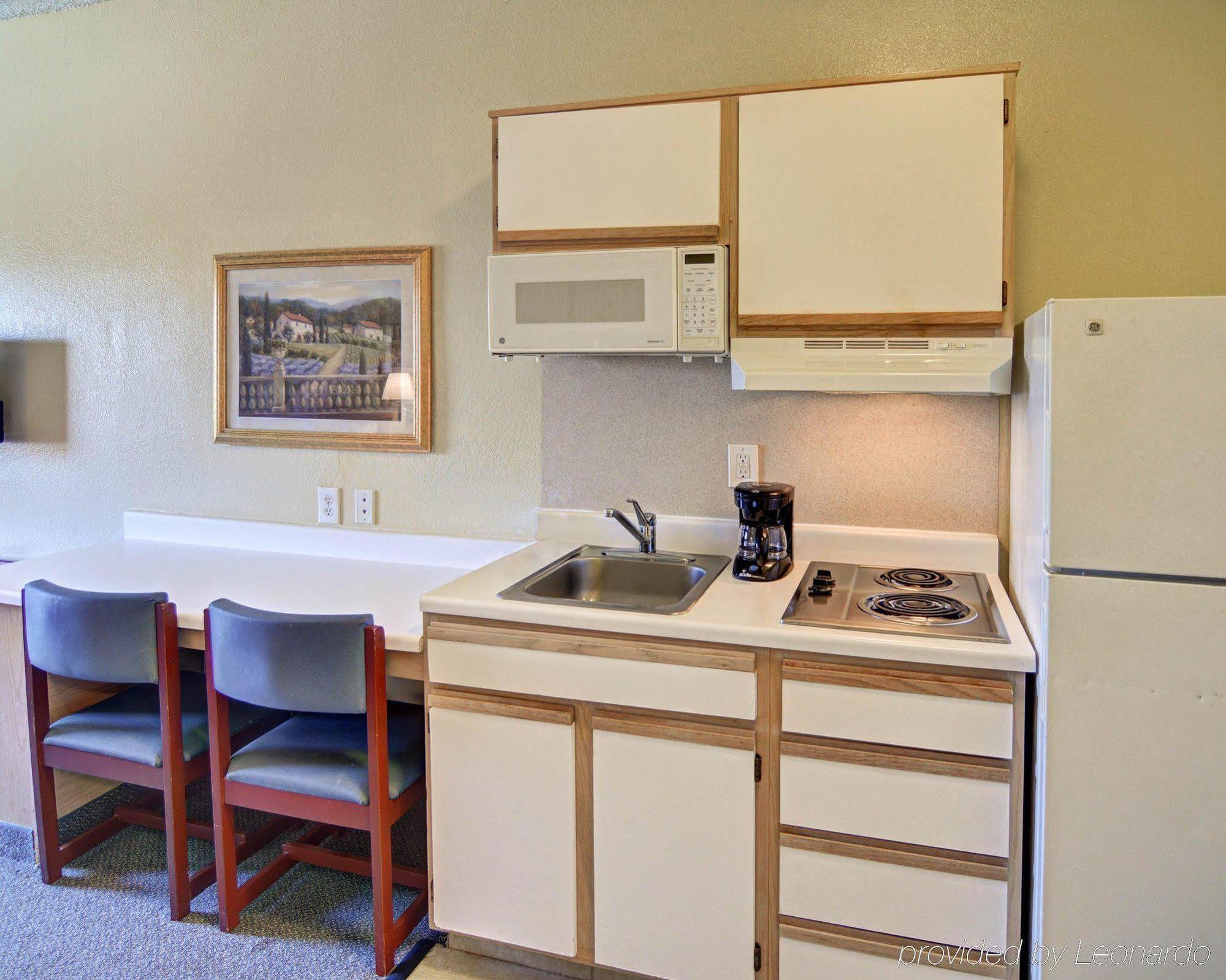 Suburban Hotel 2*