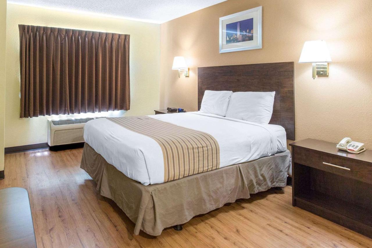 Hotel Suburban